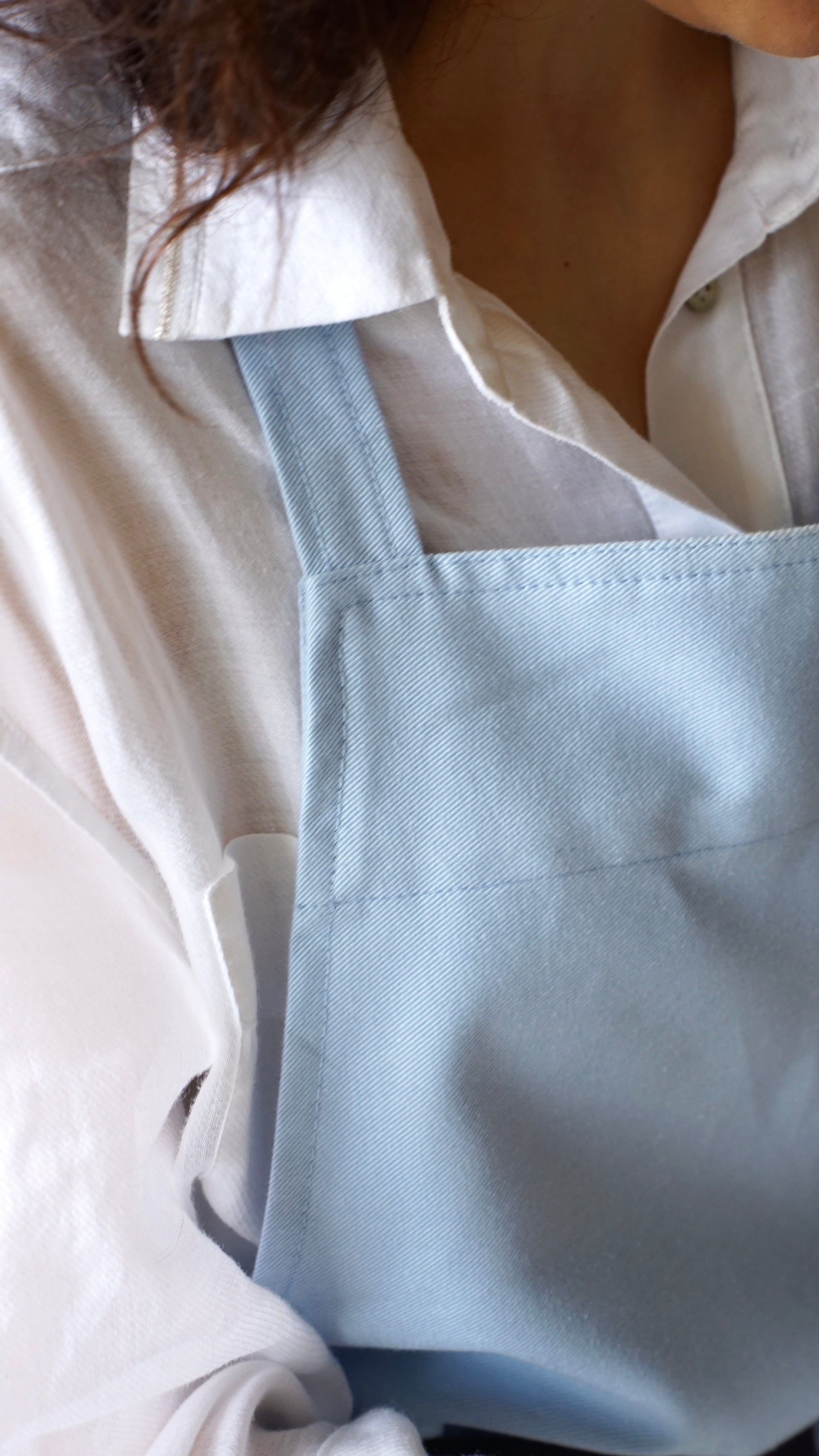 Synevyr Bib Apron — close-up of the upper part